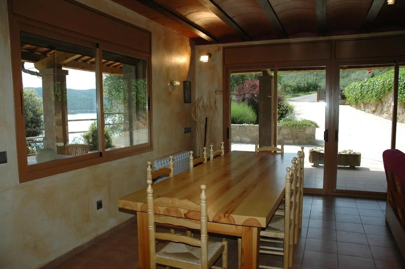 Casa Con Vistas Al Lago Y Con Piscina - Caso Nou La Baronia de Rialb 0*,