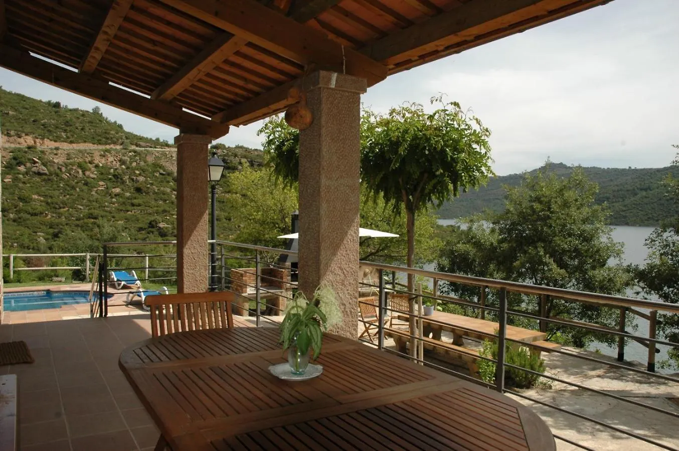 Country house Casa Con Vistas Al Lago Y Con Piscina - Caso Nou La Baronia de Rialb Spain
