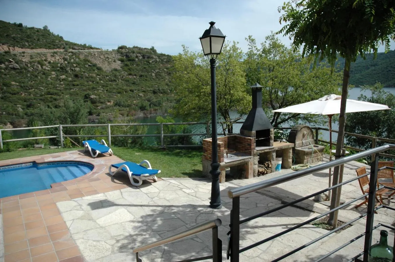 Casa Con Vistas Al Lago Y Con Piscina - Caso Nou La Baronia de Rialb Hétvégi ház