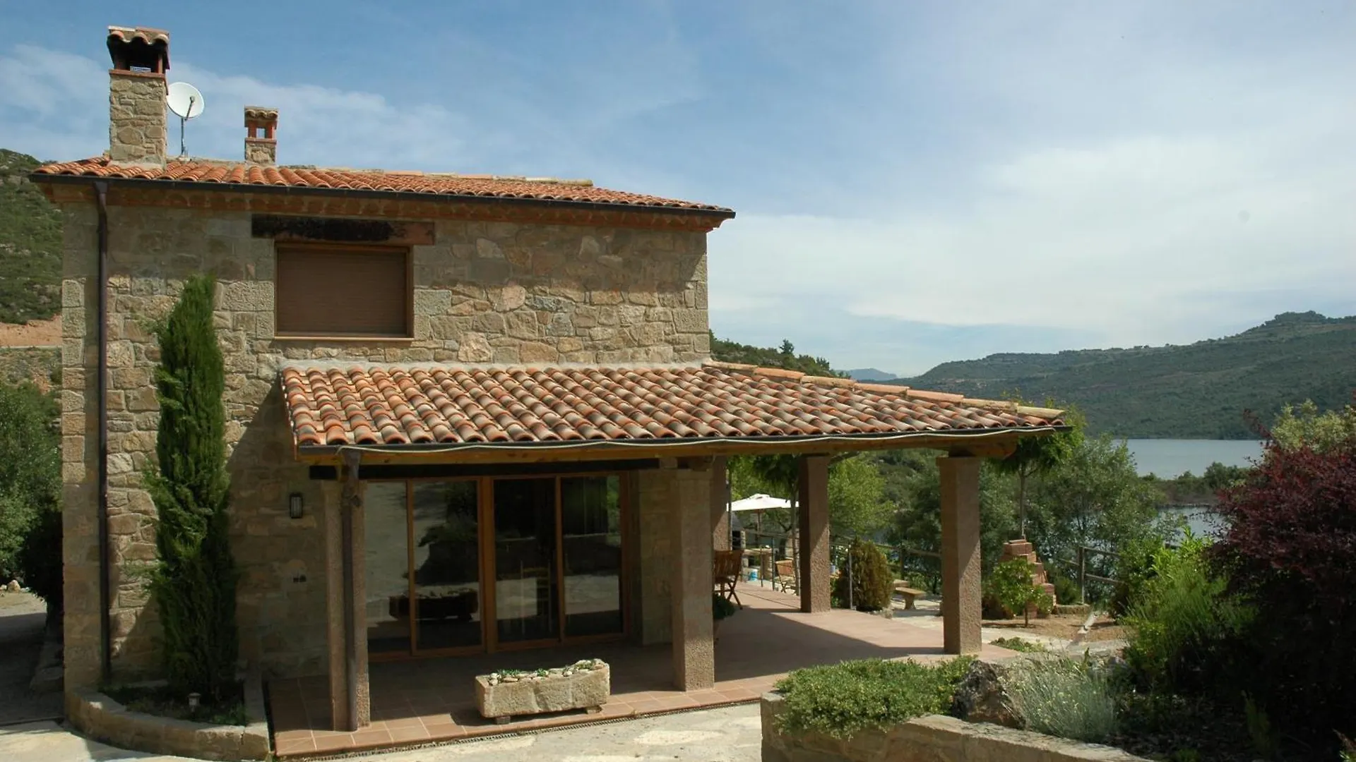 Hétvégi ház Casa Con Vistas Al Lago Y Con Piscina - Caso Nou La Baronia de Rialb